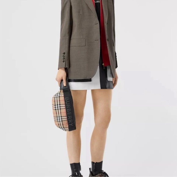 EUC Burberry Belt Bag - Unisex in Vintage Check - Picture 2 of 10